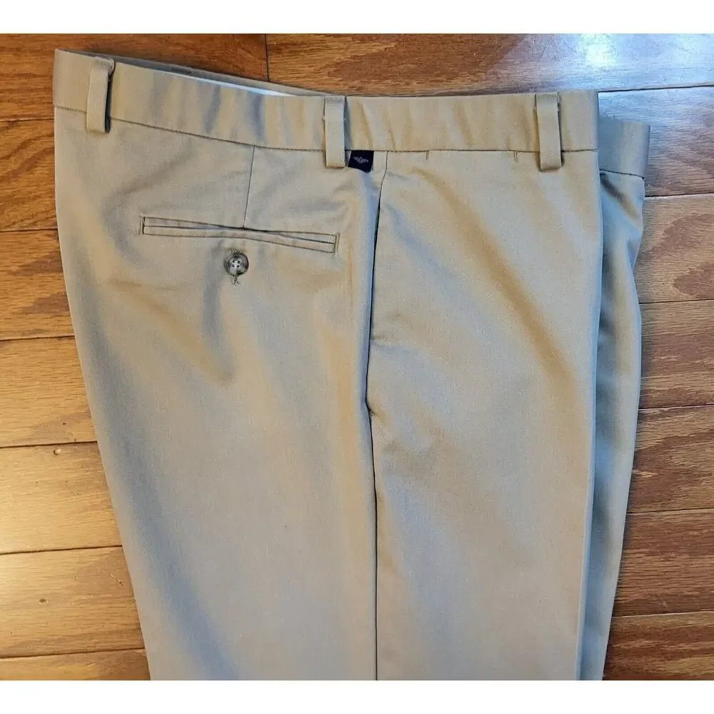 Dockers Men's Pants Size W36 L30 Classic Fit Flat Front Stain Defender Chino
